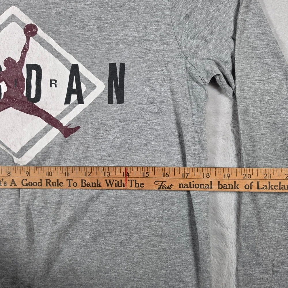 Jordan Long Sleeve Shirt Mens‎ Small Gray Jumpman Graphic Basketball Sportswear